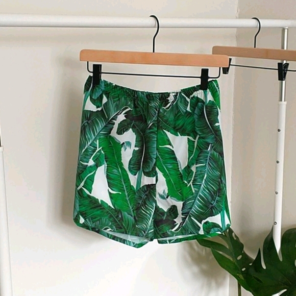 None Other - Boutique Tropical Leaf Bed Short M